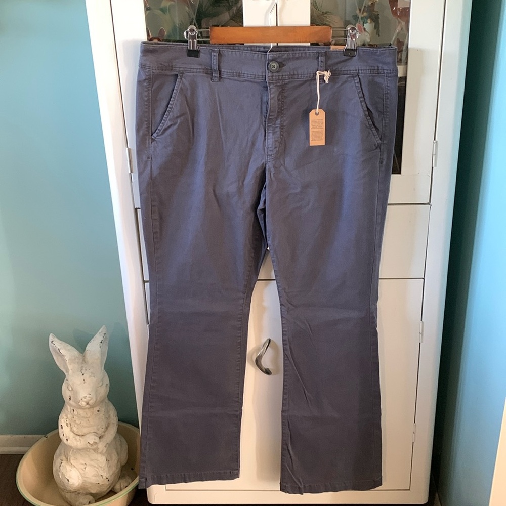 American Eagle sz 18 kick boot pants nwt mid rise